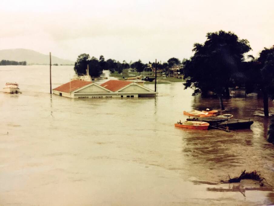 The 1978 Shoalhaven River flood at Nowra looking east over Riverview Road. Photo: Peter Price.