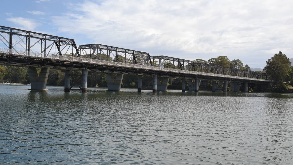 The southbound Shoalhaven River bridge at Nowra will be closed tonight for urgent repairs.
