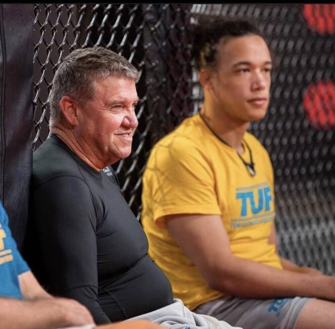 Bryan Battle (right) chilling in the cage with 'Uncle Joe' Lopez. Photo: Instagram