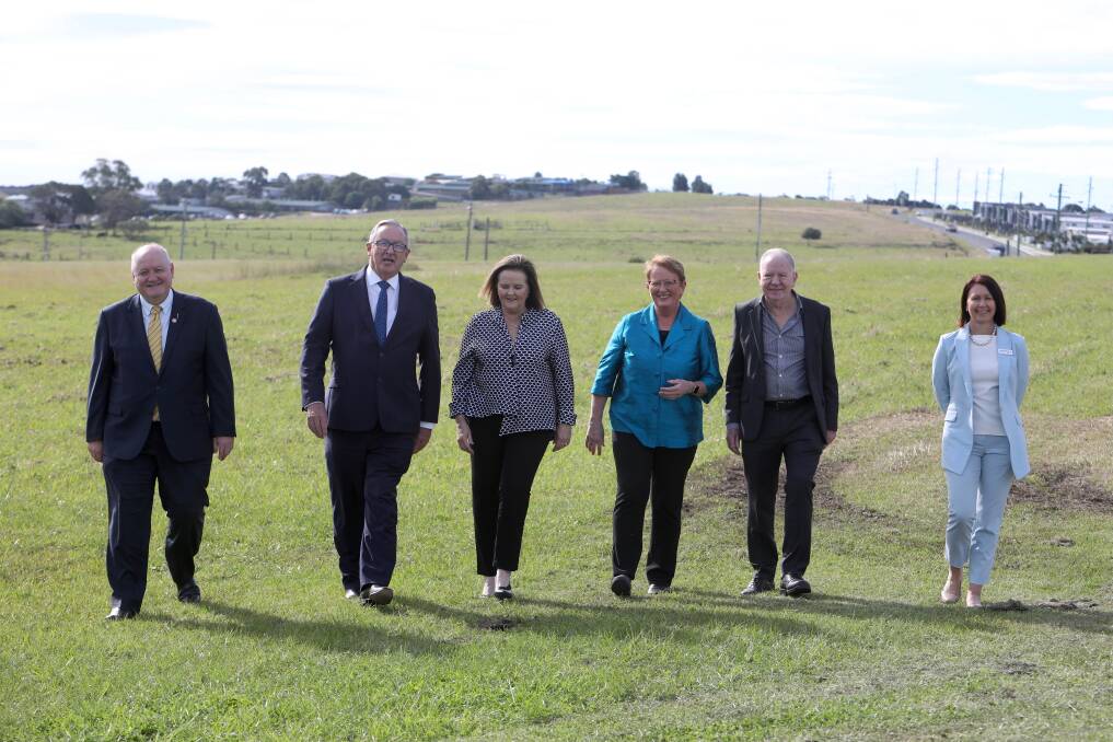 Heathcote MP Lee Evans, Health Minister Brad Hazzard, Shellharbour MP Anna Watson, ISLHD chief executive Margot Mains, Dr Geoff Murray and Health Infrastructure Northern Region executive director Leisa Rathborne inspect the site. Picture: Adam McLean