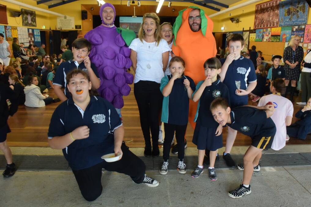 Nowra East students crunch into veggie record