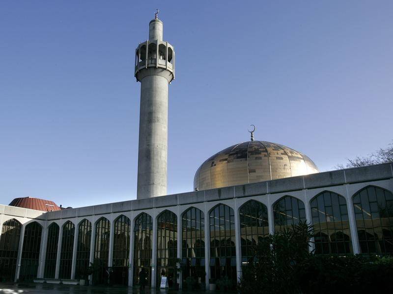 A man has reportedly stabbed a prayer leader at Regent's Park Mosque in London.