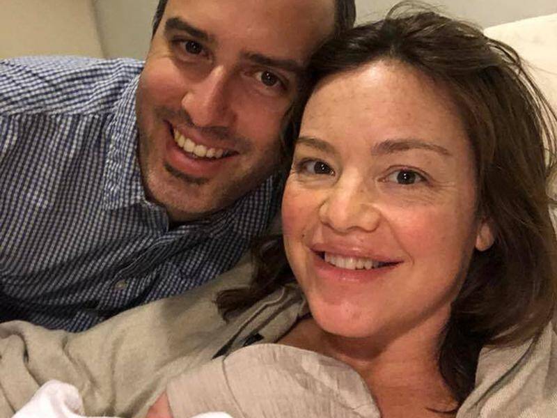 New Zealand MP Julie Anne Genter has given birth after riding a bike to the hospital.