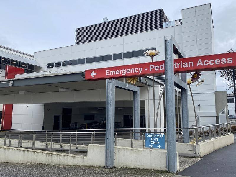 A woman has died after waiting more than nine hours to be admitted to Launceston General Hospital. (Ethan James/AAP PHOTOS)