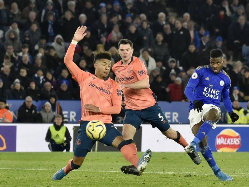 Kelechi Iheanacho fired a late winner as Leicester beat Everton in the Premier League.