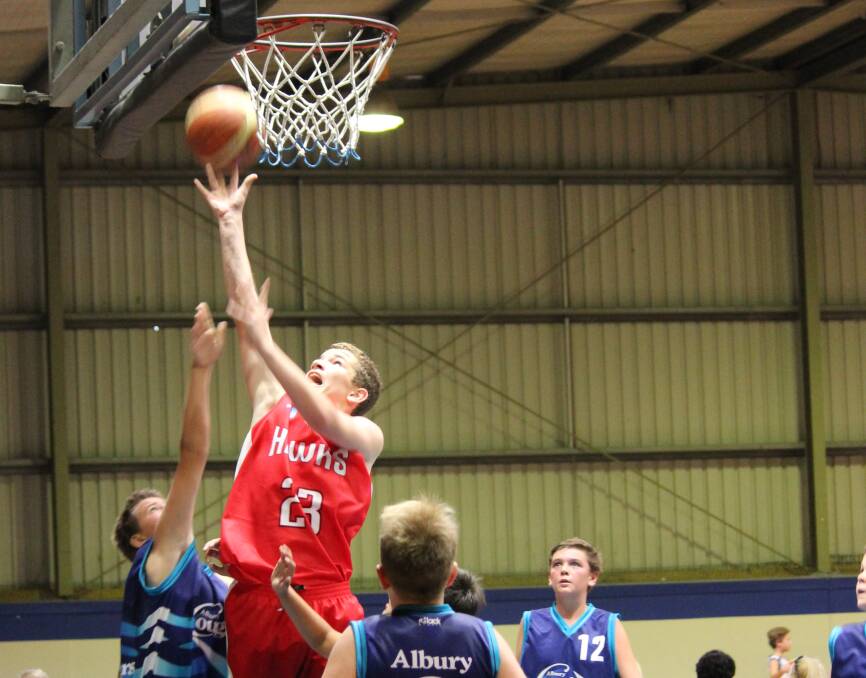 SPECTACULAR: West Nowra big man Gavin Costain in action for the Wollongong Hawks against Albury in a game earlier this year.