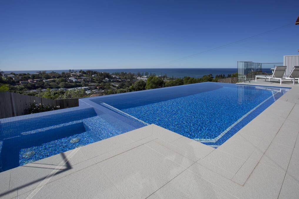 Kiama family 'hoping to get $3 million' for luxury home with infinity pool