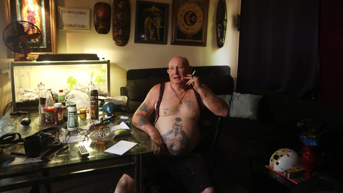 Todd Street, Warrawong resident Peter Stewart in his home the day after the fire. Picture by Sylvia Liber