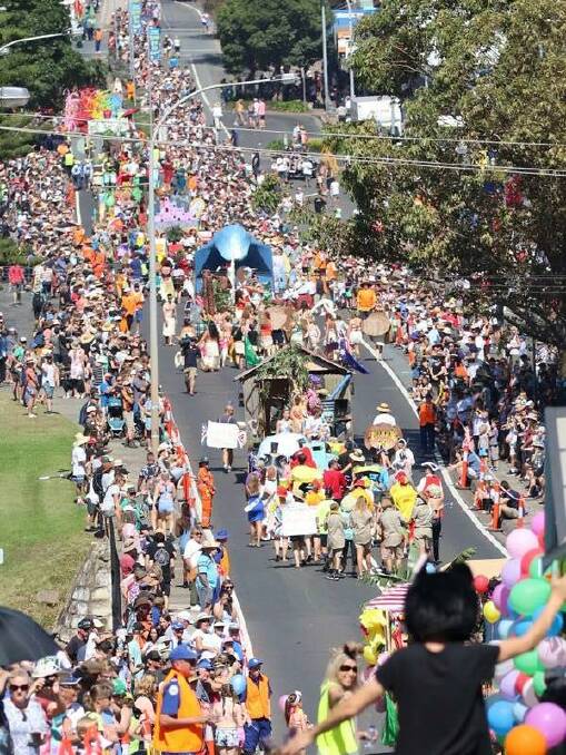  The iconic Ulladulla Blessing of the Fleet Festival Parade attracts crowds of 15,000 people and closes the Princess Hwy for 12 hours each Easter Sunday, during the 64 year old festival. 
