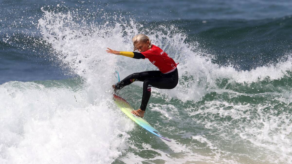 Keira Buckpitt is in slashing form. Photo Ethan Smith / Surfing NSW 